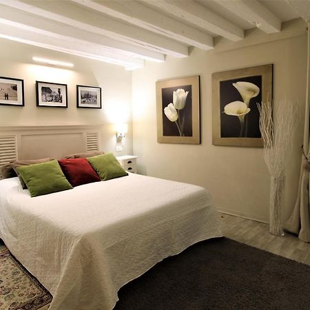 San Marco Fenice 3Bdr 2Bth Apartment เวนิส ภายนอก รูปภาพ
