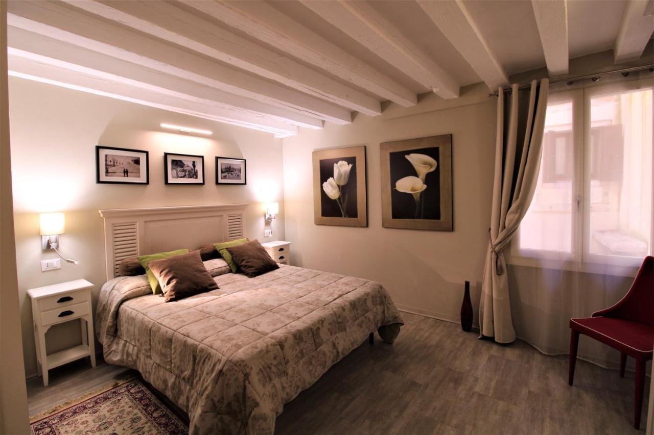 San Marco Fenice 3Bdr 2Bth Apartment เวนิส ภายนอก รูปภาพ