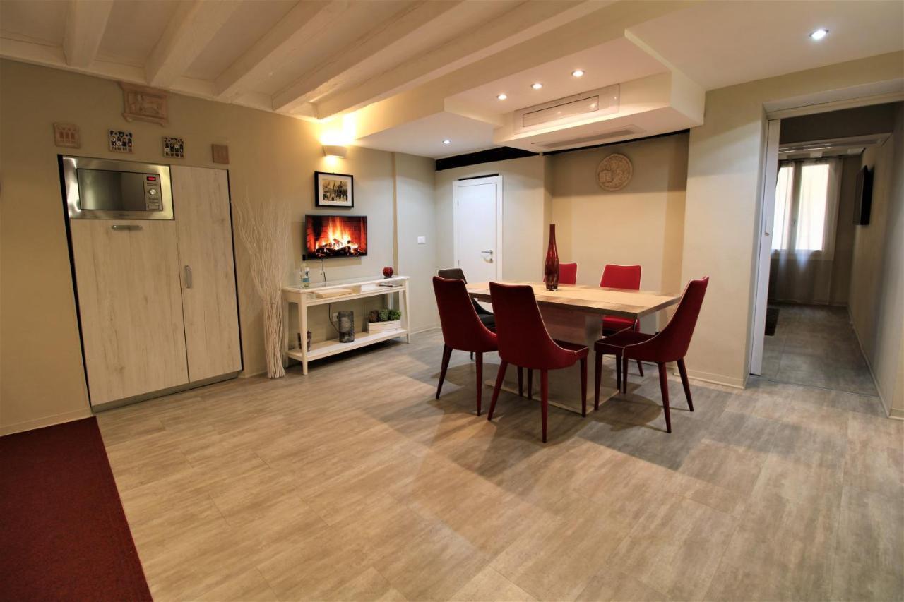 San Marco Fenice 3Bdr 2Bth Apartment เวนิส ภายนอก รูปภาพ